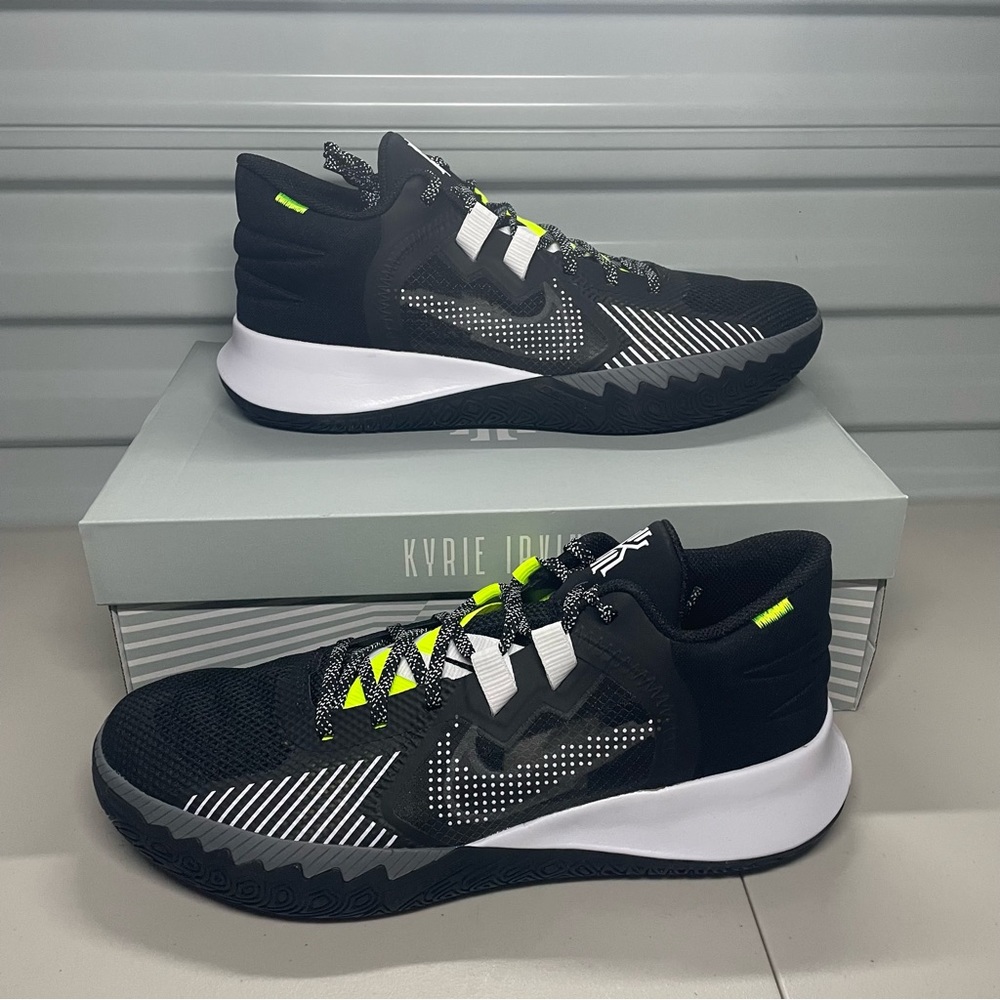 Nike Kyrie Flytrap 5 Black Cool Grey Size 12 CZ4100-002 Men’s Shoes NEW.